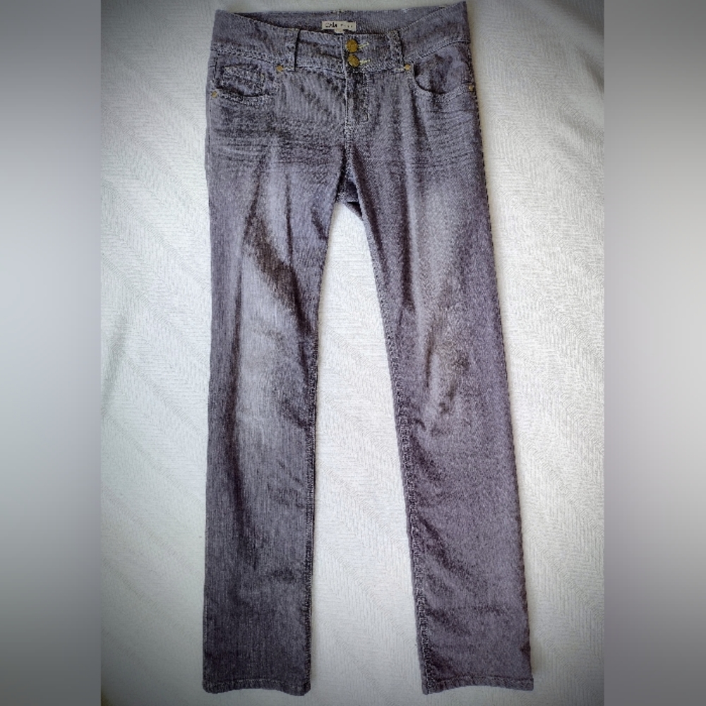 Brand New CAbi Size 4 Lou Lou Straight Leg Jeans Style #332 Grey w/ Stretch!